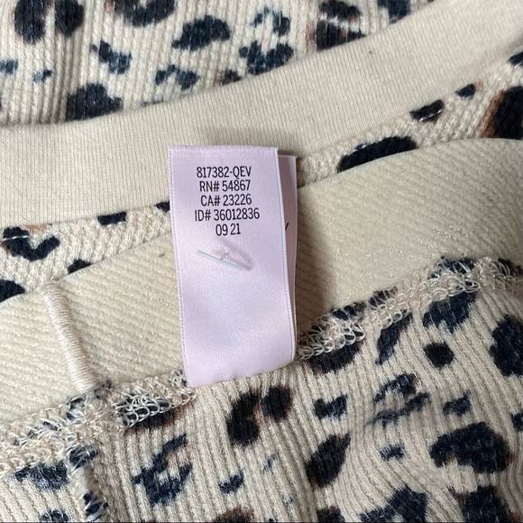 VICTORIA’S SECRET Leopard Print Pajamas - Picture 6 of 8